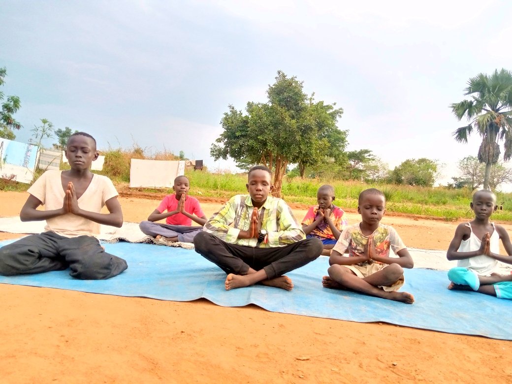 okeny_welborn's tweet photo. Meditation session with children in one of the community in kitgum District,this helps children to open their mind and relates past with future,or present situations.
Yoga gives children ability to explore their surrounding and understand the nature best
#childrensyoga #peacein https://t.co/SxlNcLVzxE