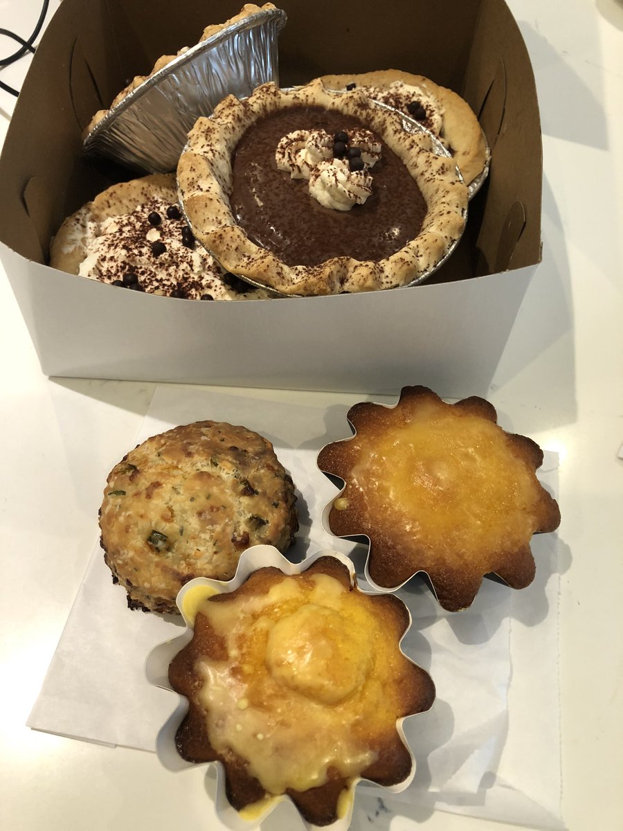 mlmcole's tweet photo. So happy to have finally met @CentennialEDU colleague @DamianGoulbourn today. Also dropped by @TheLocalCC for some weekend treats 😊🤤 https://t.co/RpTFA6yDoD