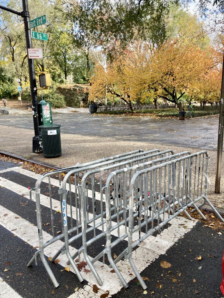 EVANGELIST_SC's tweet photo. Even on Thanksgiving night or early this morning HATE STRIKES ON THE #UES We can use some strong hands to bring the barriers back to the site we will have a 4pm Vigil refresh tomorrow join us! We need this bigot identified.#UES4BLM✊🏽
Cops up the block, #NYPD camera faces the site https://t.co/VHtQ21aJqW