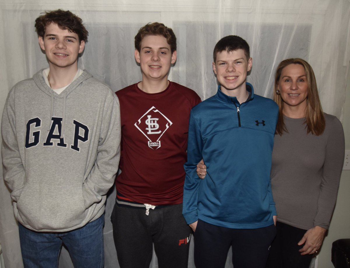 Laurie Descheneaux tweet media