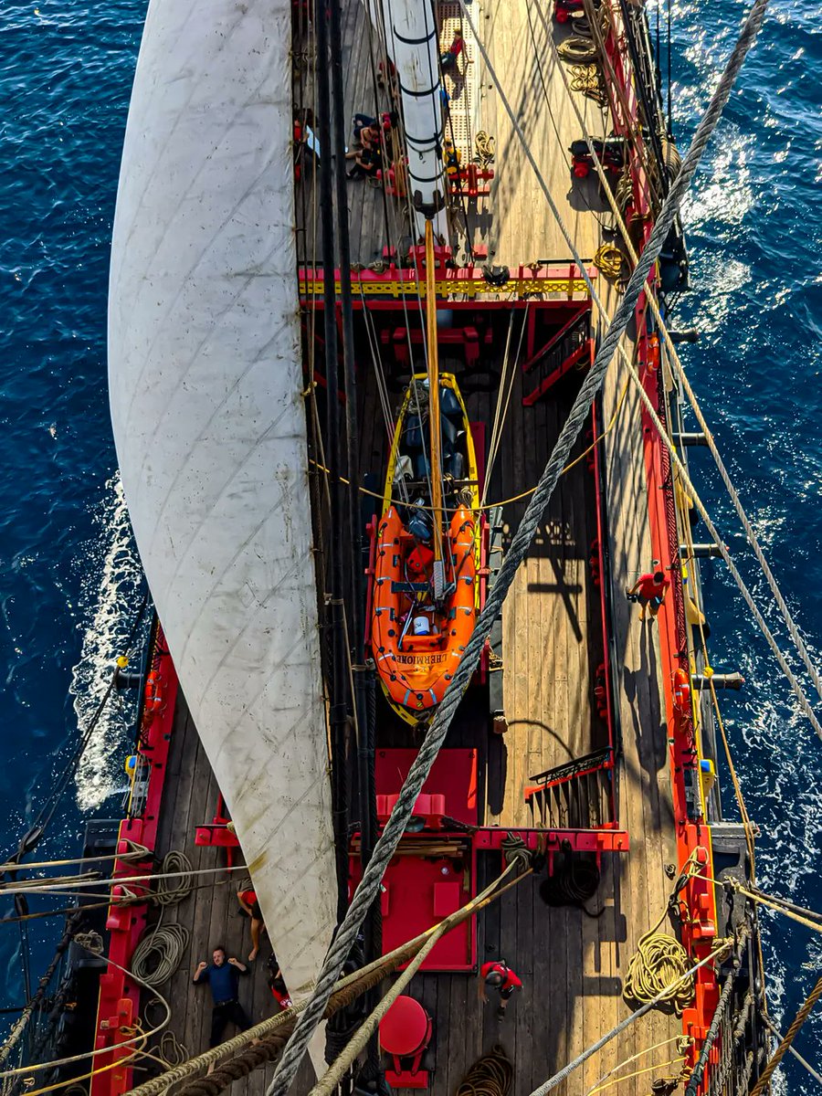 LHERMIONE_SHIP's tweet photo. #SoiréeCanapé ! 

Retrouvez les films de L'Hermione en VOD ! 

De beaux moments riches en embruns à vivre sur vos PC, tablettes et smartphones.

Retrouvez les films ici : https://t.co/RQWEA9QFFC https://t.co/bEHbfbWQg4
