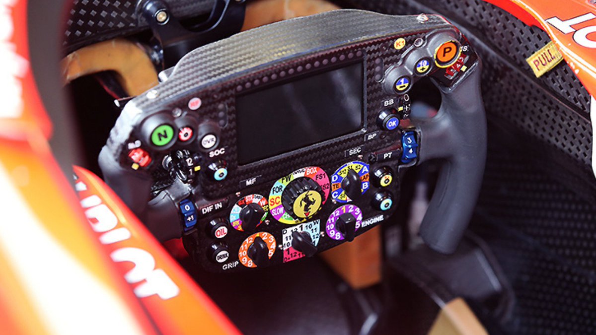 CostumeCarbone_'s tweet photo. ❓ Un volant de F1 peut valoir près de 50 000 €

Crédit photo : https://t.co/ESua3wbRLu

#LeSaviezVous #F1 #motorsport #racing https://t.co/t2j3s6z8zh