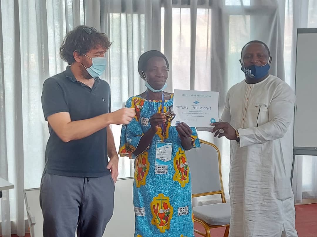 minissouf's tweet photo. A great week training in Abidjan by @Agriterra to 04 coco cooperatives after identifying specific needs in financial management. Great interest of coops members and full satisfaction in view of action plans developed. As a lead trainer the satisfaction was mine also at the end. https://t.co/odAyOpUsIe