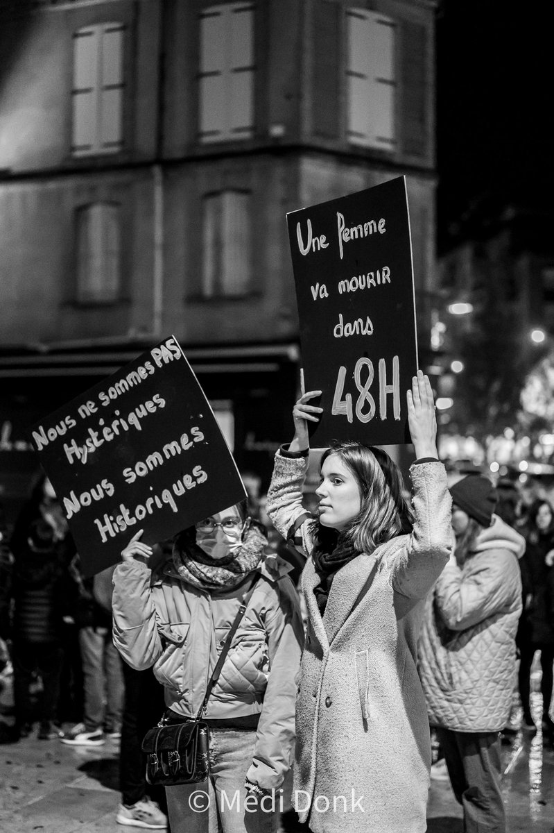 Noustoutes82's tweet photo. C'était hier soir à #Montauban à l'occasion de la journée internationale de l'élimination des violences faites aux femmes.

Nous continuerons encore et toujours à parler, alerter et dénoncer les violences sexistes et sexuelles !

Parce que rien ne peut nous faire taire !

1/4 https://t.co/OeND6VtpA2