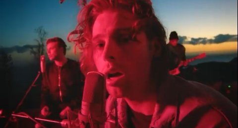 irwinmanic's tweet photo. do not forget this jewel lie to me acoustic version and how beautiful they were
@5SOS #5SOSDay3 #10YearsOf5SOS https://t.co/C52usyRAgg