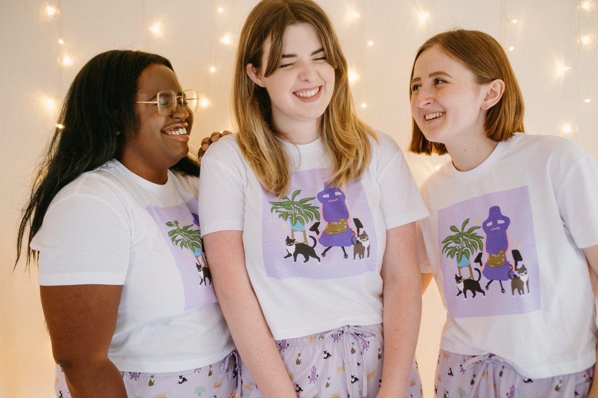 lilsimsie's tweet photo. NEW MERCH JUST DROPPED!!! this might be my favorite stuff yet… 

🐱 snap plushie
💜 cat pajamas + socks
🌼 mini backpack
🐶 pet calendar

grab yours at https://t.co/eAzNEw25qw 🥰 https://t.co/EWGYl9T1hf