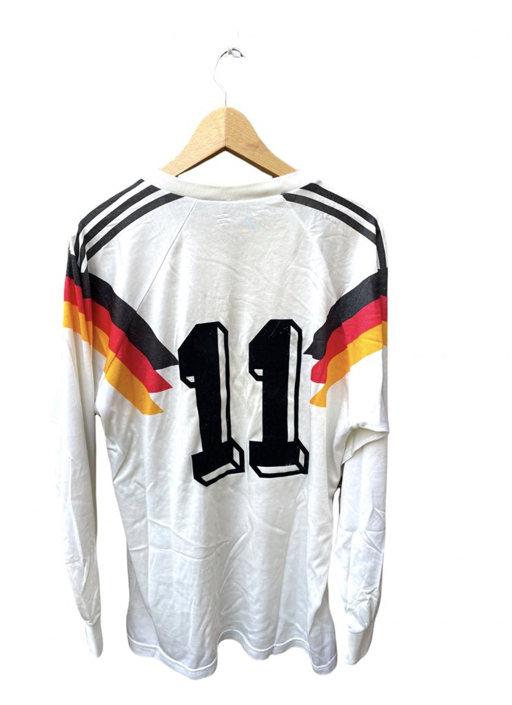 90sfootball's tweet photo. 🚨BLACK FRIDAY GIVEAWAY🚨

We are giving you the chance to win an original iconic Germany 1988/90 home shirt L/S - Size - L 

The Rules are Simple 👇

➡️ Follow @ApparelSpire  
➡️ Retweet this tweet
➡️ Tag 2 mates https://t.co/iv7i1mOvD2