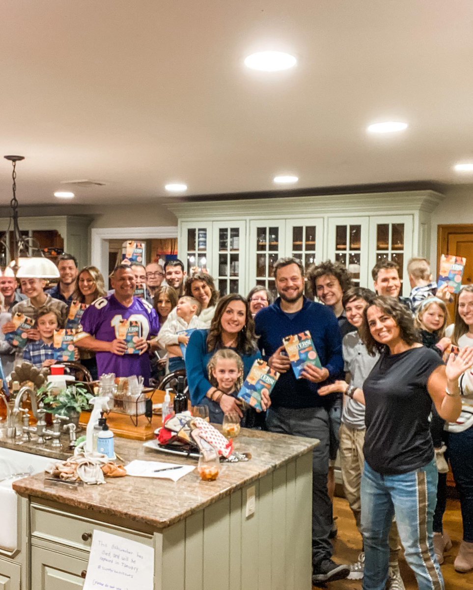 ebww's tweet image. @Markleys has the right idea! Sisters! Bonded by Love and Laughter makes a perfect holiday gift for your sister, your soul sister — the whole crew.
amzn.to/3cjHcqX