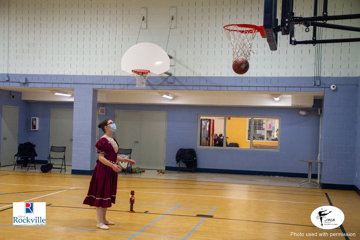 RockvilleRec's tweet photo. Clara admired the murals and shot some hoops at the Lincoln Park Community Center. See Clara in the @RockvilleBallet's The Nutcracker Dec 3-5 &amp; 10-12 at the F. Scott Fitzgerald Theatre.  Tickets:  https://t.co/3f1zLwfkPU #clarasmagicaljourney https://t.co/EU28fQfyWr