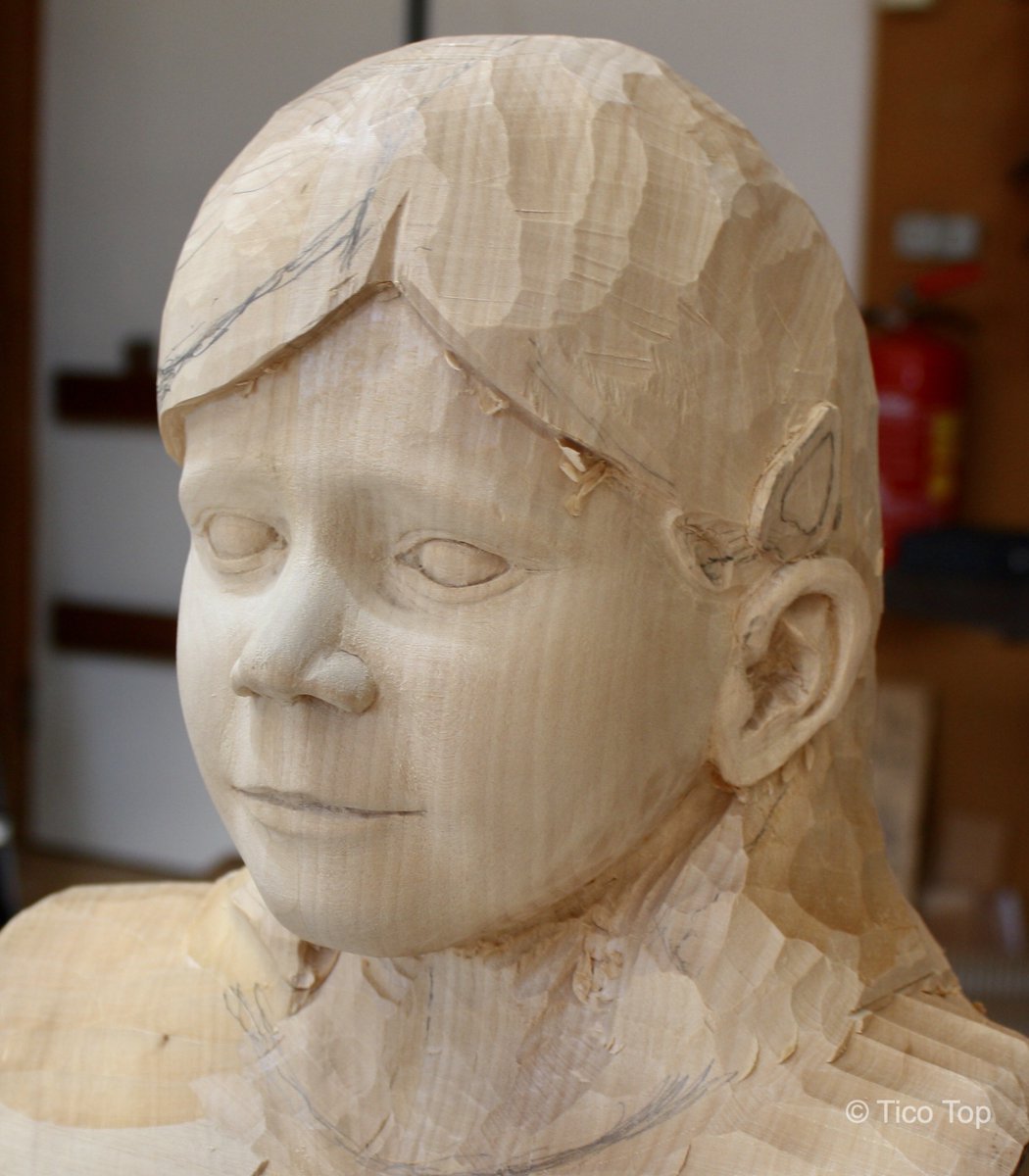 ticotop's tweet photo. Kleindochter "Jane" gesneden in lindehout 
(gemaakt in 2017)
Granddaughter "Jane" carved out of Linden wood 
(made in 2017) https://t.co/PO3S5YE2aK