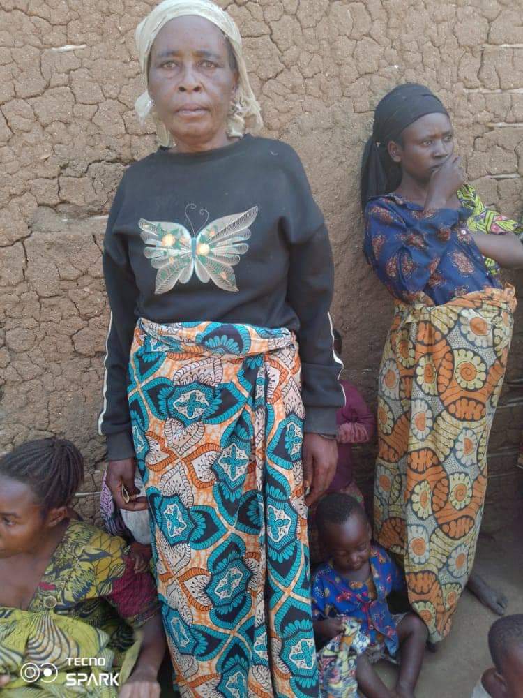 InnocentMirimo3's tweet photo. Triste chez-moi à béni :Quand je regarde les images ds ces mamans ,enfants,filles,..otages libérés parmis les 54 des ADFS  j'ai ds larmes,je sents cette douleur, d'un innocent qui ne sait pas s'il meurt pourquoi @OlivierKamitatu @fatshi13 @AbedAchour @wembi_steve @StanysBujakera https://t.co/whR029dtXA