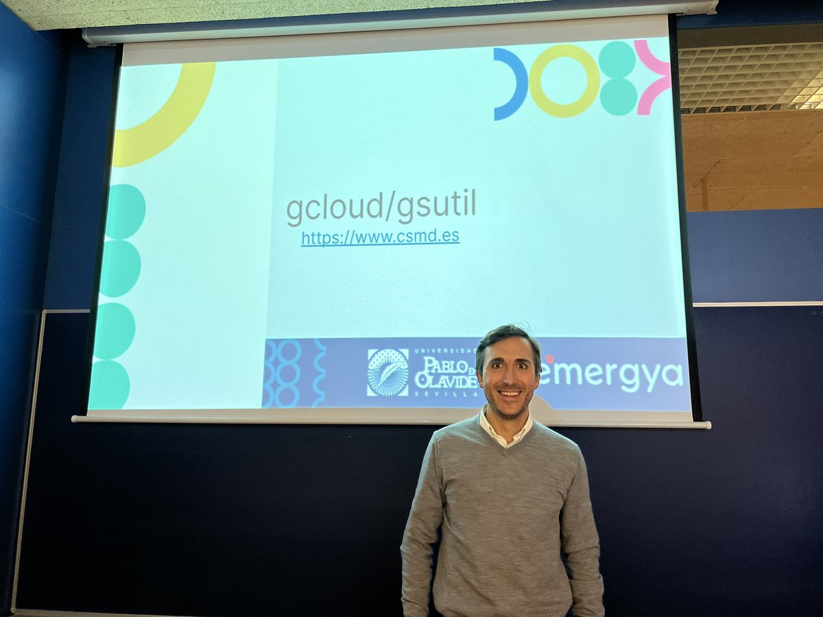 PyPiglesias's tweet image. Arrancando la segunda clase del día del @csmd_UPO, @alamismavez contará todo lo necesario para usar los SDKs de #gcp #csmdv1