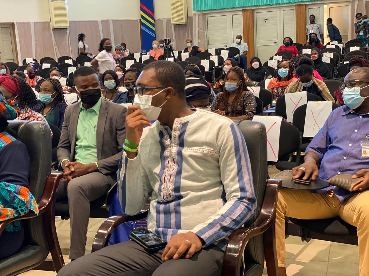 laf_wo's tweet photo. Cérémonie de clôture de la 4ème édition du #WoLAf Forum sous le haut patronage de Madame SIKA KABORE, Épouse du Président du Faso, le marrainage de Madame ZENEB TOURE, Manager de la division société civile de la BAD.

#WoLAf2021
#SIFeD2021
#leadershipfeminin
#WomenInPeace https://t.co/XXOcPSUWxG