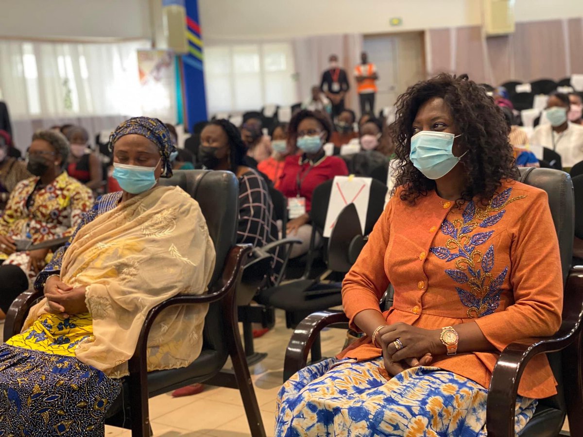 laf_wo's tweet photo. Cérémonie de clôture de la 4ème édition du #WoLAf Forum sous le haut patronage de Madame SIKA KABORE, Épouse du Président du Faso, le marrainage de Madame ZENEB TOURE, Manager de la division société civile de la BAD.

#WoLAf2021
#SIFeD2021
#leadershipfeminin
#WomenInPeace https://t.co/XXOcPSUWxG