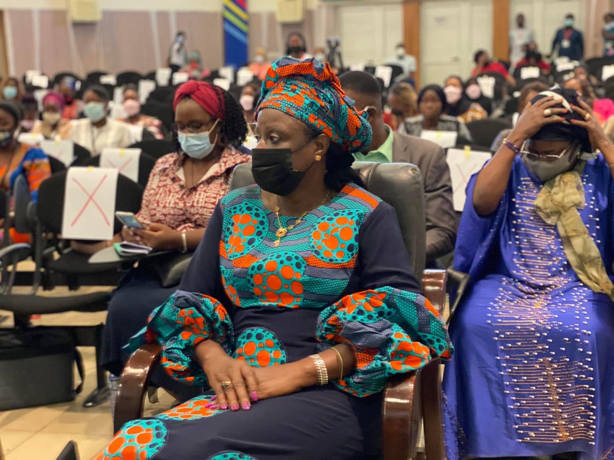 laf_wo's tweet photo. Cérémonie de clôture de la 4ème édition du #WoLAf Forum sous le haut patronage de Madame SIKA KABORE, Épouse du Président du Faso, le marrainage de Madame ZENEB TOURE, Manager de la division société civile de la BAD.

#WoLAf2021
#SIFeD2021
#leadershipfeminin
#WomenInPeace https://t.co/XXOcPSUWxG