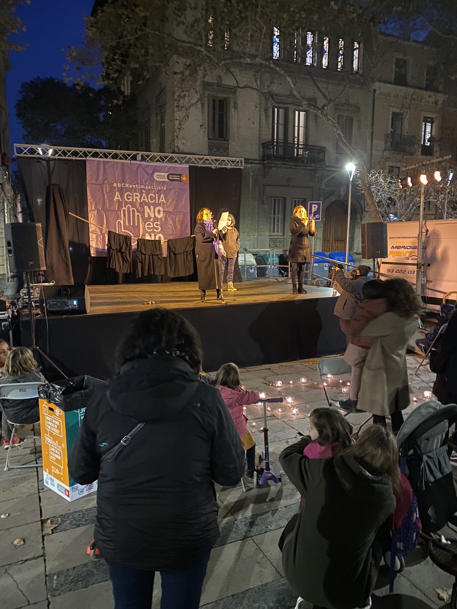 LacastaHuelin's tweet photo. Com cada any per conmemorar el #25N recordem a la nostra veïna Maria de los Angeles Chiván assassinada ara fa 22 anys. #prou #juntes #DiaContralaviolenciamasclista #juntas https://t.co/YaY8cdjCMr