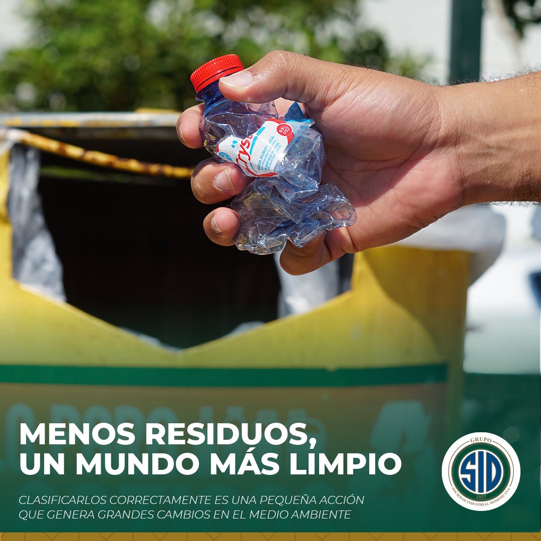 GrupoSID's tweet photo. Apoyamos las acciones que van en favor de nuestro medio ambiente🌳
por eso, nos hacemos eco del mensaje de @NuviRD de clasificar las botellas plásticas.

Vaciar, aplastar y tapar es fundamental al depositar tu botella de plástico al zafacón. ¡Recuérdalo!

#GrupoSID #MedioAmbiente https://t.co/RP75EE9OBB