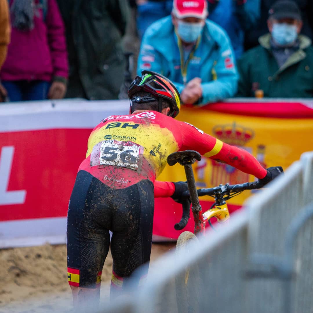 PalomarJulian's tweet photo. .@felipeorts15 acude el domingo a la prueba de la Copa del Mundo de #Besançon @UCI_CX #CXWorldCups @BurgosBH
https://t.co/idzCBLanNo https://t.co/uiKKiyonUG