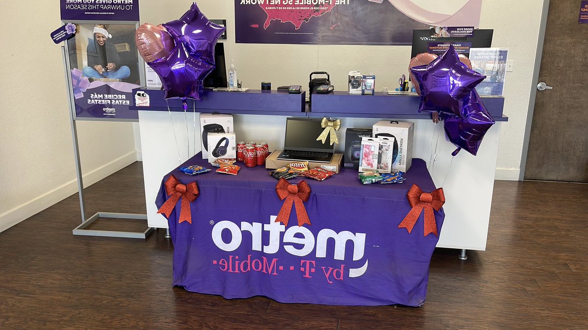 UsaCellular's tweet image. Cellular USA EP ready for Black Friday 💥💯@tripanuj @Ali_Mehdi4 @NRobles23 @JohnnellRoberts