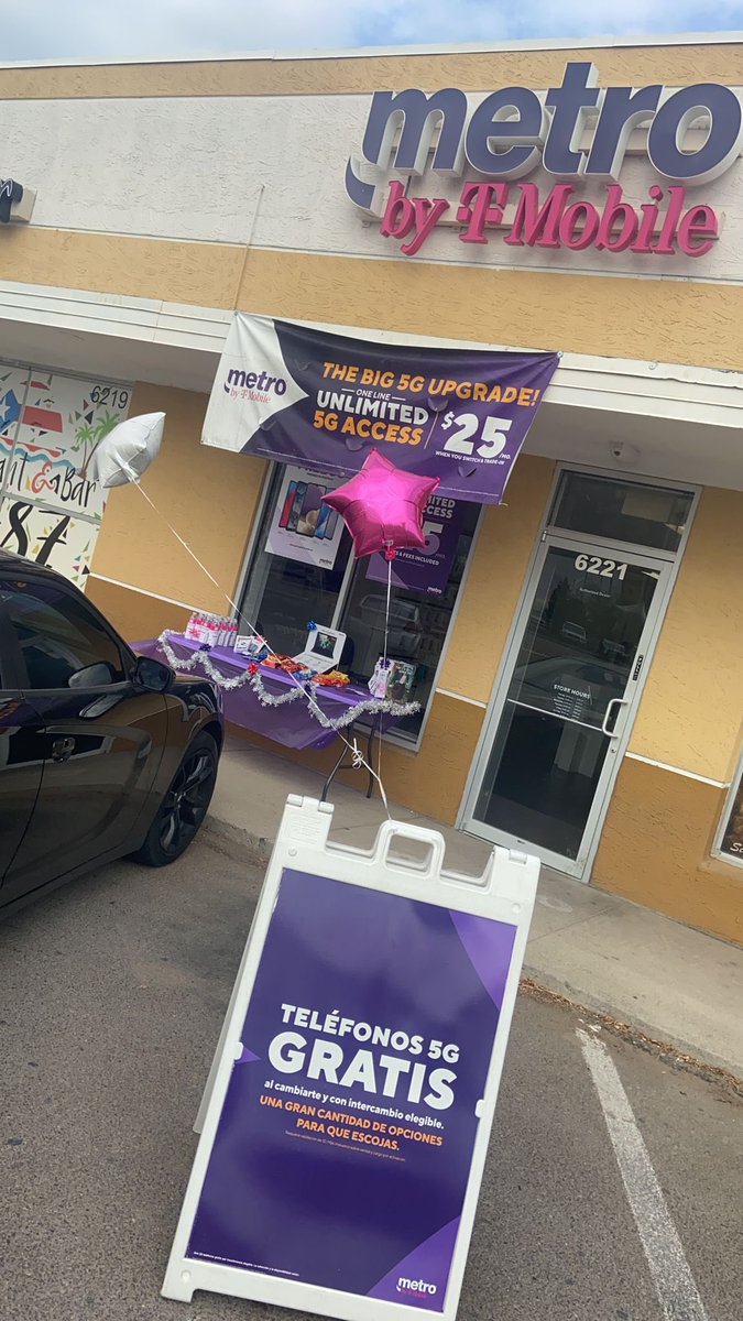 UsaCellular's tweet image. Cellular USA EP ready for Black Friday 💥💯@tripanuj @Ali_Mehdi4 @NRobles23 @JohnnellRoberts