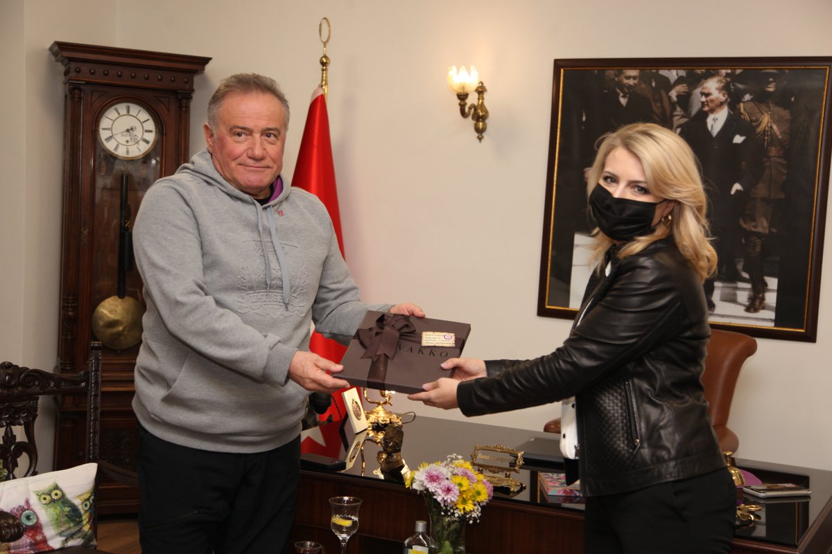 UgurOkullari's tweet photo. BUEK Kurucumuz Sn. Enver Yücel ve Genel Müdür Yardımcımız Barış Sezgin, bugün Bornova Kampüsümüzü ziyaret ederek 54. yıl coşkumuza ortak oldu. 💜

#TürkiyeninUğuru54Yaşında https://t.co/D11TrH47m5