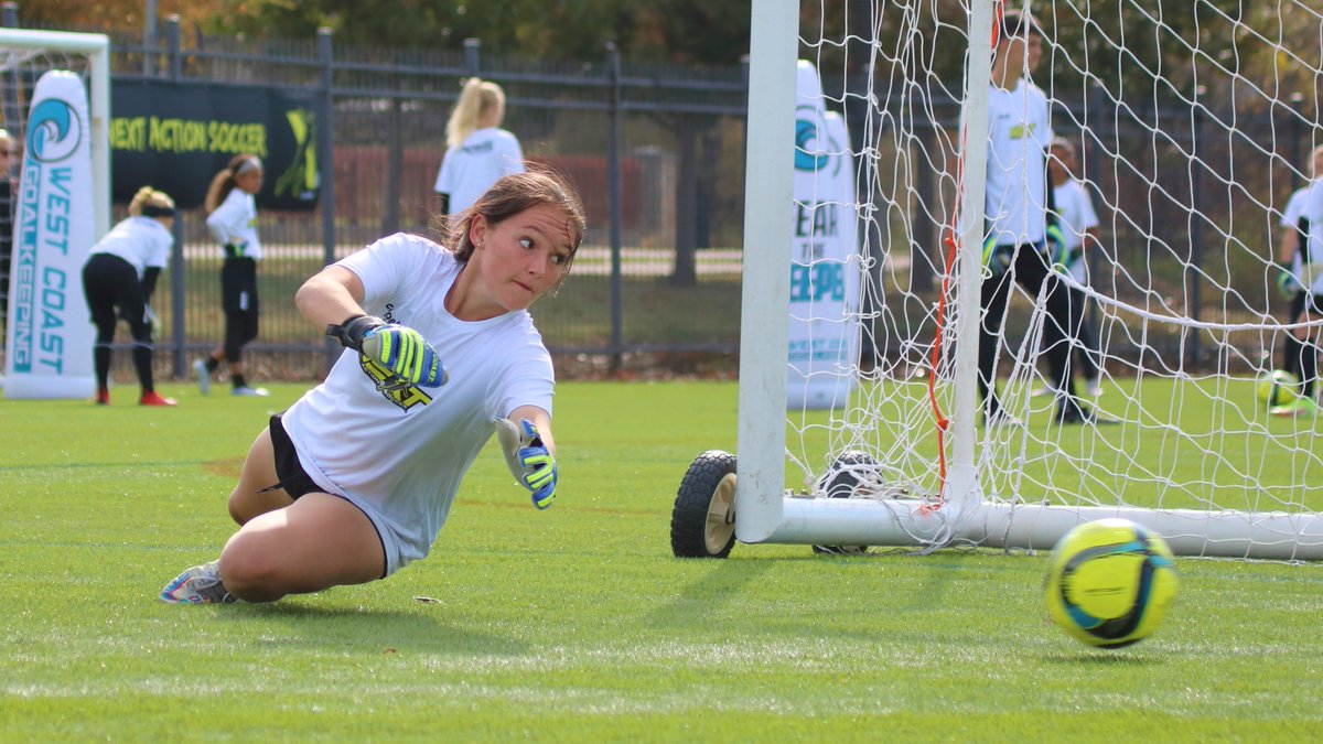 CCGphotography's tweet photo. Keeper Kaitlyn Guftafson training in Dallas, TX with @nxtactionsoccer @nextactiongk  @DiegoRestrepoGK @zakdownes13 📸 @CCGphotography @KaitlynG_2024 https://t.co/shNi0Iz6fO