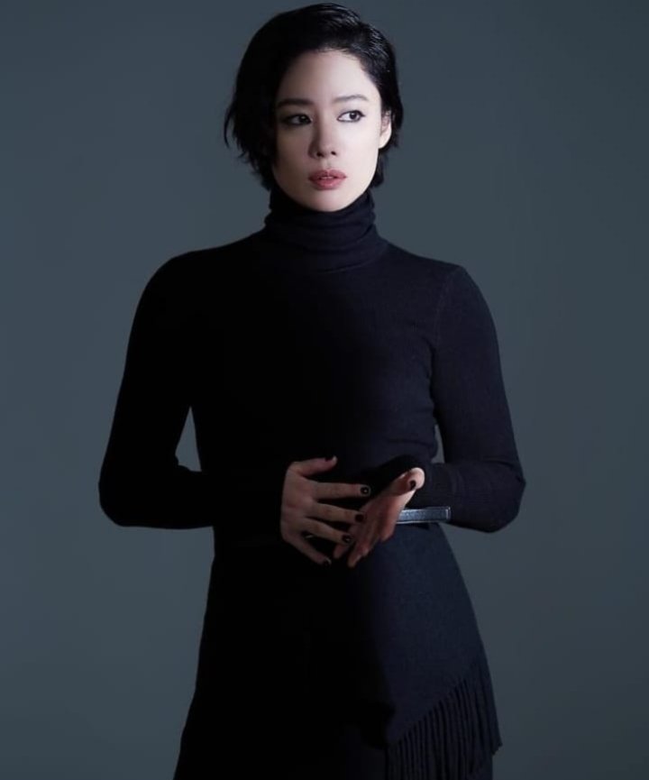 ZHemagan's tweet photo. @khj_dang  the Epitome of timeless Beauty❤🔥 #KimHyunJoo for Harper's Bazaar Korea December 2021 Issue ❣

📷ynkentertainment
https://t.co/zeEjIxmrpl https://t.co/B34I3IBMDp