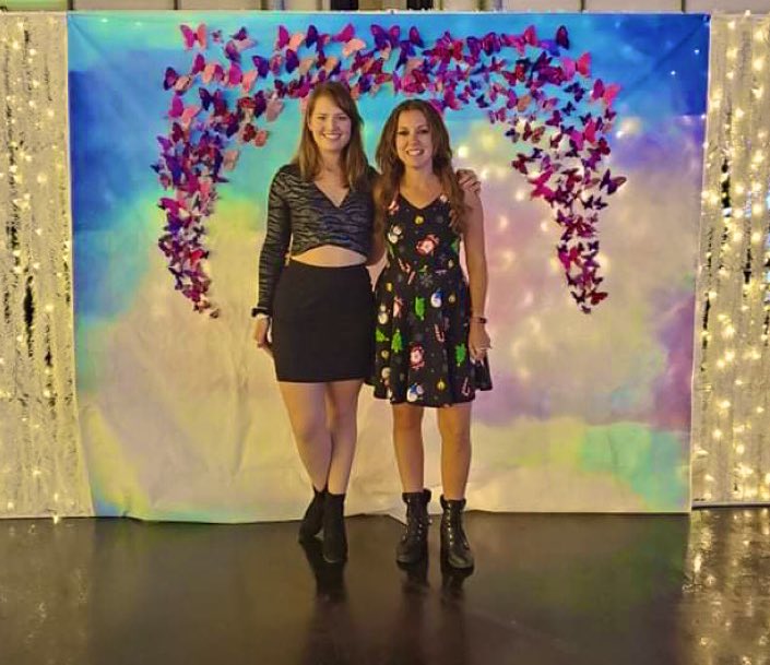 Got a sneak peek to <a href="/glow_edmonton/">Glow Edmonton</a> last night! It was a magical evening spent smiling, laughing &amp; enjoying all the twinkle lights. 😊✨🎄 #glowvip21 #glowyeg #yeg