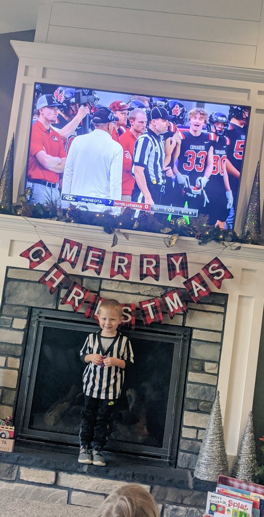 It's not every day you get to watch Dad ref on TV, but when he does you have to make sure you dress just like him! #jetermichael #mshsl #justlikedad #rolemodel #futureref #classAstatefootball