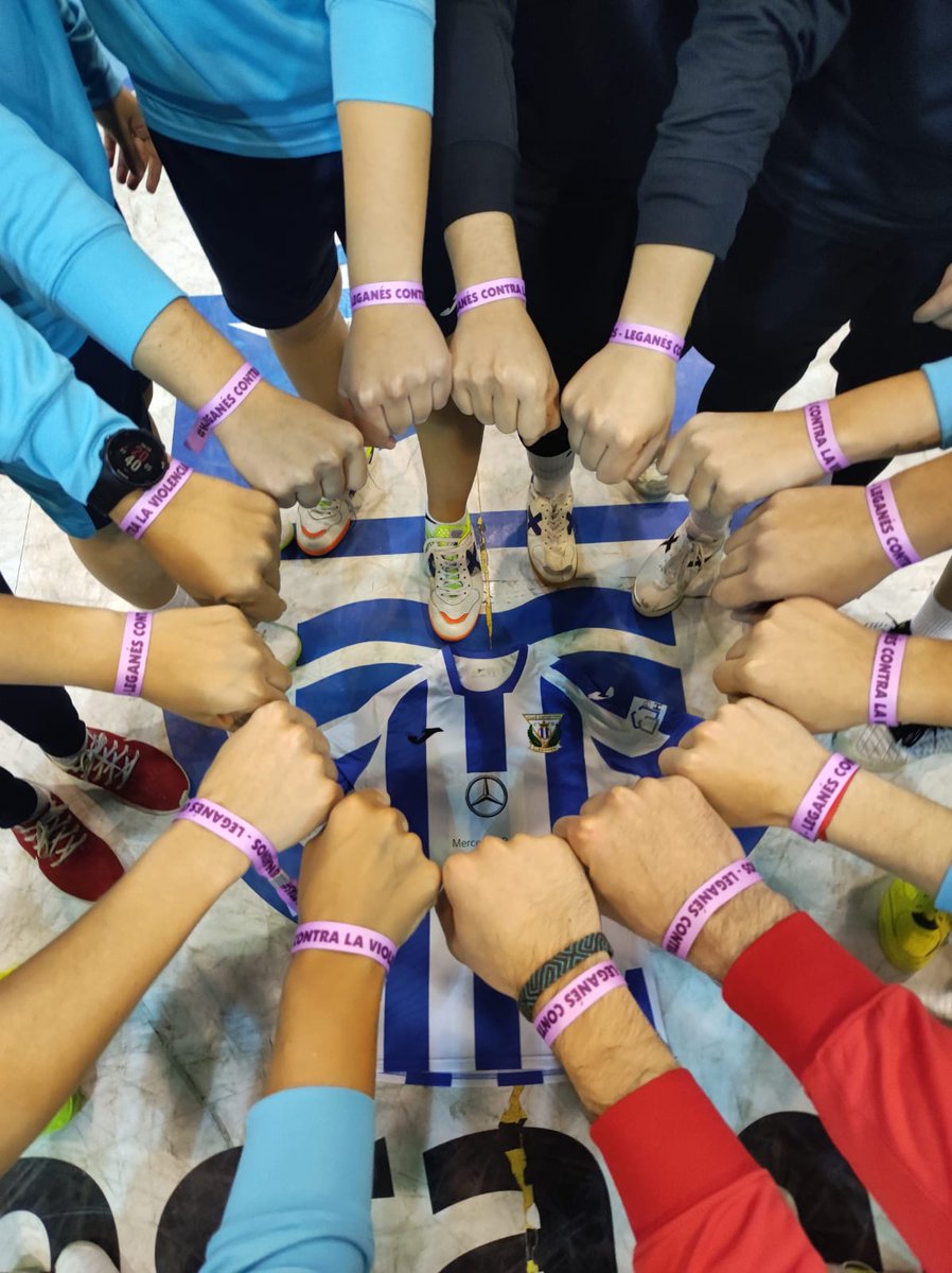 deportesleganes's tweet photo. Leganés contra la violencia machista
💜👏👏👏⬇️⬇️⬇️⬇️ https://t.co/SGOMeL2cxC