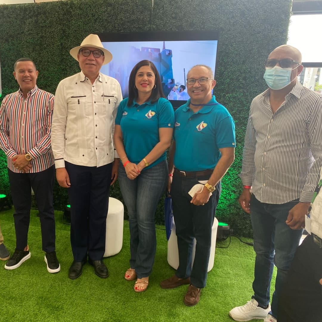 RogerGroup1's tweet photo. Visitas distinguidas a nuestro stands en #Asambleageneraldemunicipios #fedomu #rogergroup https://t.co/YICKcwFGZw