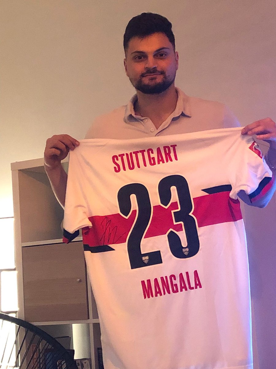 🚨🎁🎅🏽 À l’approche de #Noël, GAGNEZ le maillot ✍🏼 d’Orel #Mangala:🇧🇪 Milieu belge du #VfBStuttgart 😁‼️

💡Pour se faire:
1️⃣ RT ce tweet. 
2️⃣ Follow <a href="/JMangala_8/">Orel Johnson Mangala</a>
3️⃣ Follow <a href="/sachatavolieri/">Sacha Tavolieri</a>

⏳Fin du concours:
Vendredi 3/12 après tirage au sort. #Bundesliga #Concours #DiablesRouges