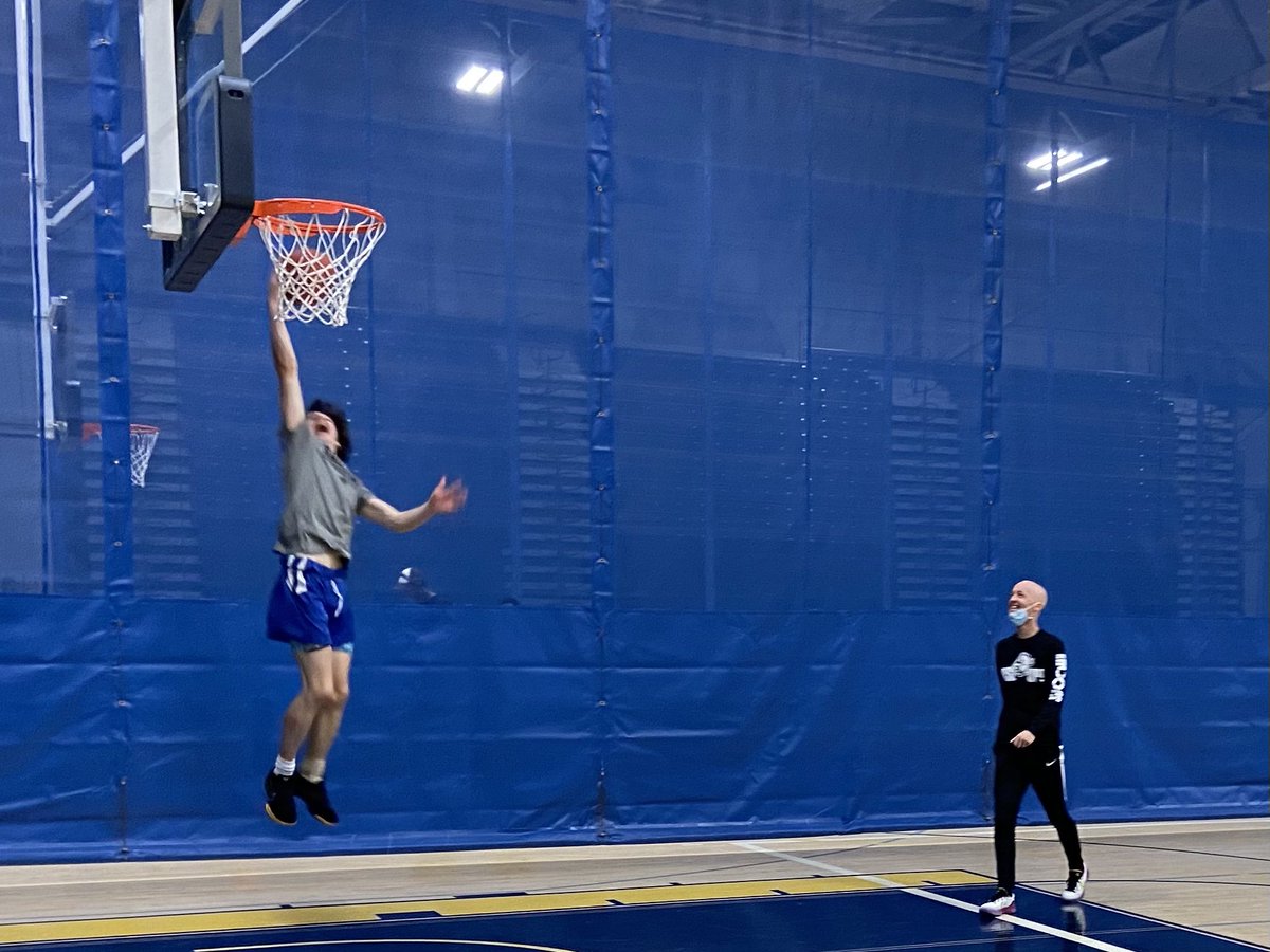 raynin3s's tweet image. Been 4 months and it was a short visit but glad to be back in the gym with @2x.MJ my guy always ready to work. #gettingbetter #growinglearning #raynin3s