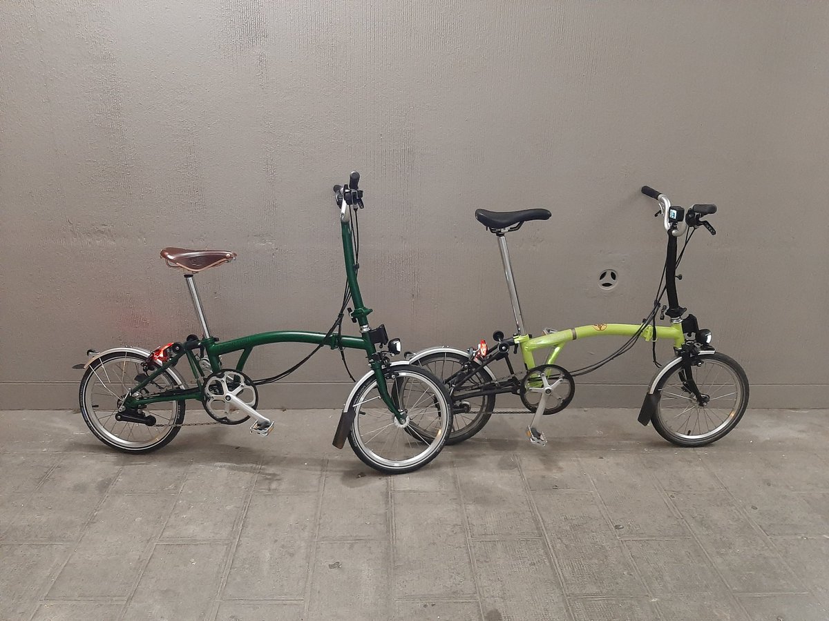 #newbikeday. Merci à l'<a href="/ADTCgrenoble/">ADTC Grenoble</a> et <a href="/RustinGuidolin/">Rusty & Guido</a> d'avoir mis ma femme sur la selle. Elle est heureuse comme tout.