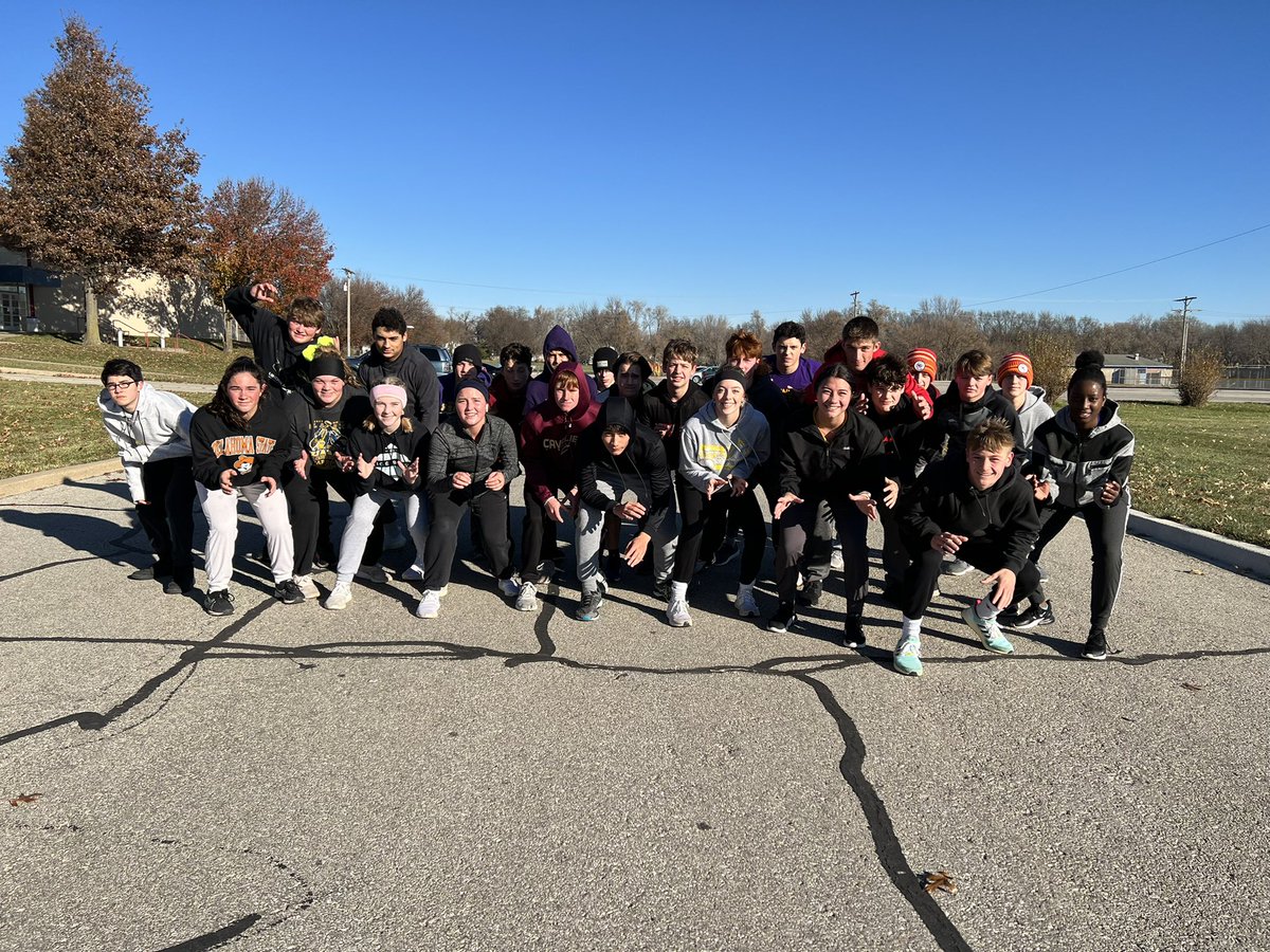 TuckerWoofter's tweet photo. Thanksgiving Fun Run 2021 https://t.co/2gChPWAA5E