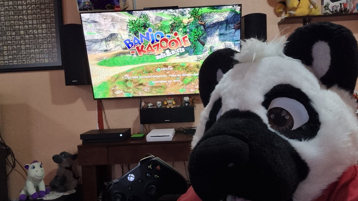 PandFurr's tweet photo. @RareLtd @XboxMexico
Es día de Banjo Kazooie
#FursuitsFriday #banjokazooie #Panfa #GamerMexico https://t.co/fE948o63uh