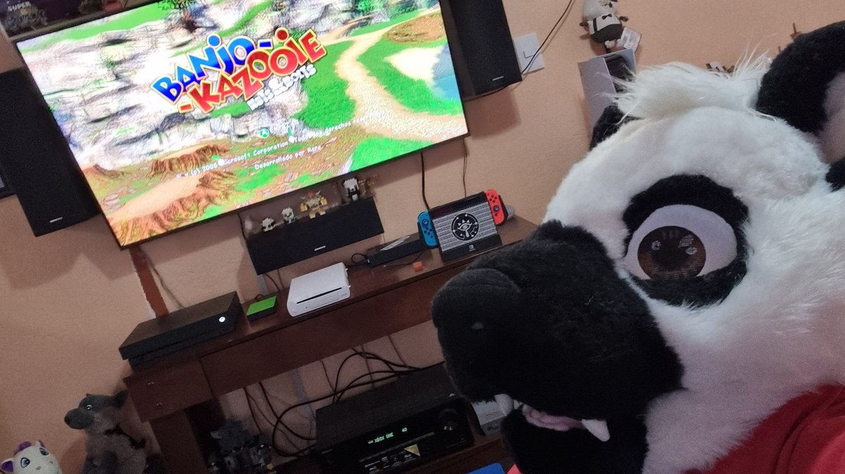 PandFurr's tweet photo. @RareLtd @XboxMexico
Es día de Banjo Kazooie
#FursuitsFriday #banjokazooie #Panfa #GamerMexico https://t.co/fE948o63uh
