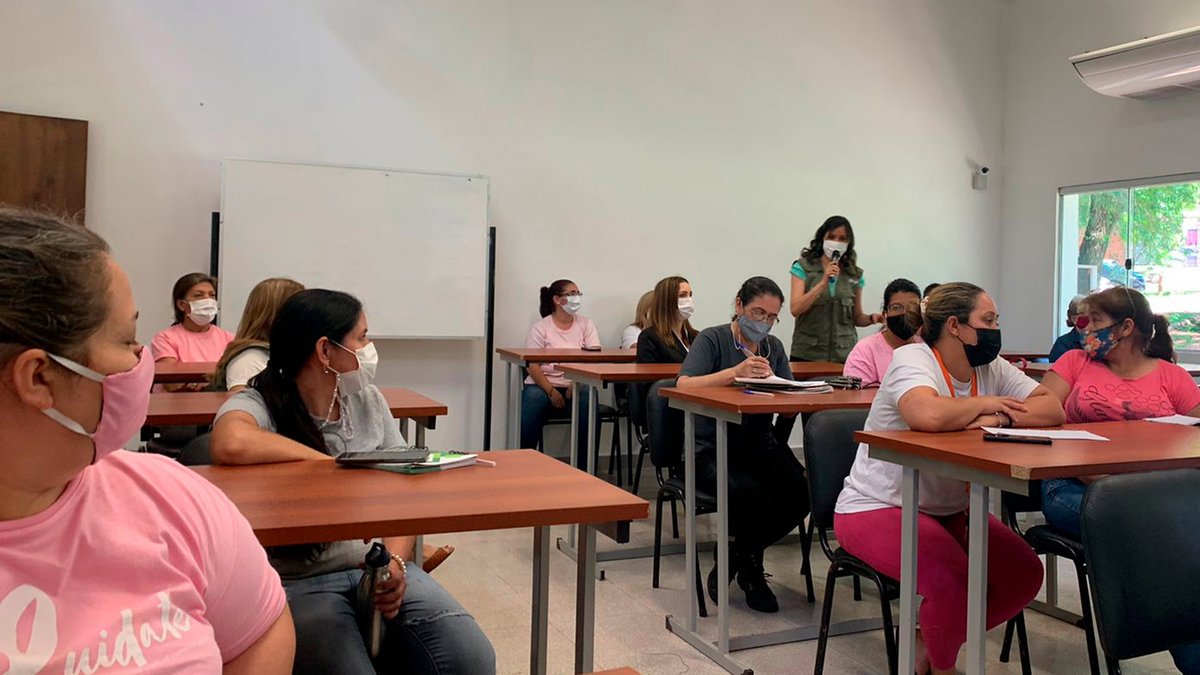 BNF_Py's tweet photo. Desde el #BNFpy  apostamos a la Educación Financiera como clave fundamental en el Empoderamiento Económico de la Mujer 💜 
En la fecha, la Gerencia de Banca Social realizó el taller de "Finanzas Personales ¿Cómo llegar a fin de mes?", fue en el Centro Ciudad Mujer de Villa Elisa. https://t.co/VNT7mJdKXL