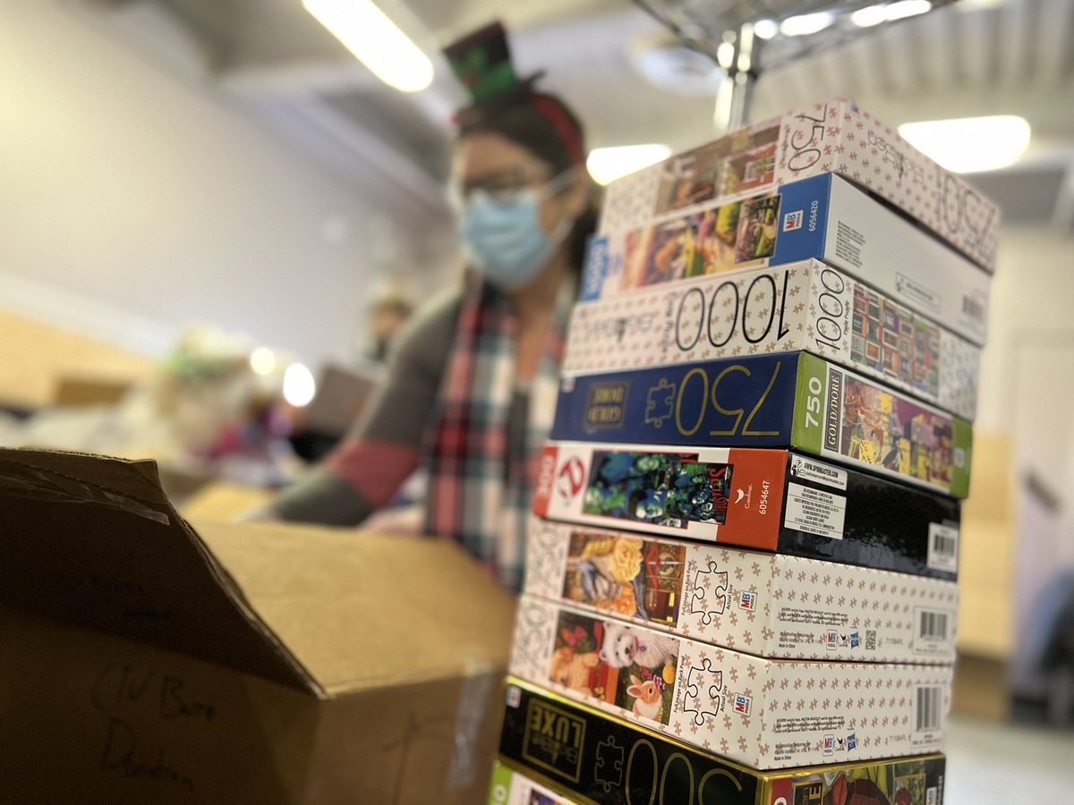 CraigMomney's tweet photo. A huge thank you goes out to @SpinMaster after a donation worth $25,000 in toys came into the @SMFConnexions warehouse this morning to help build Toy Mountain. @CTVBarrieNews https://t.co/4a2Rq24CMg