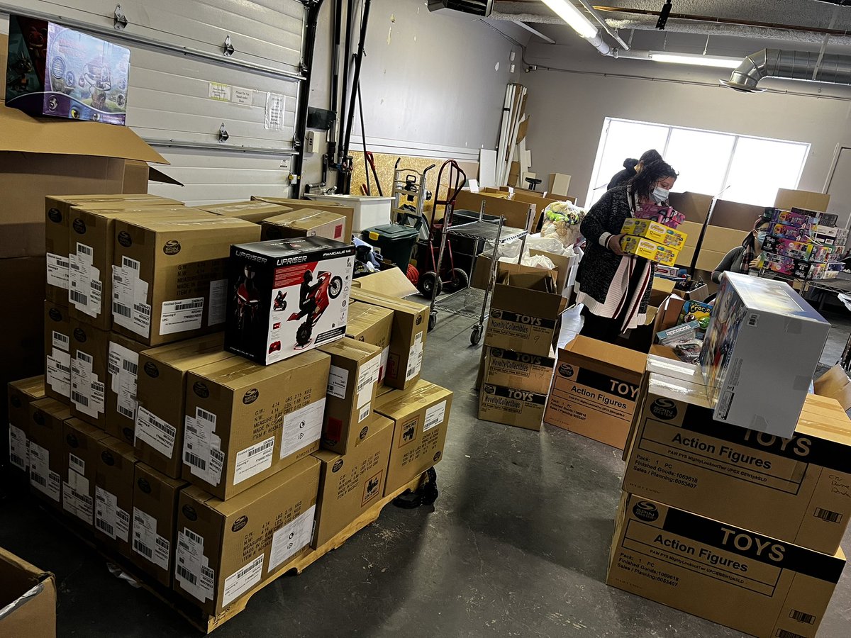 CraigMomney's tweet photo. A huge thank you goes out to @SpinMaster after a donation worth $25,000 in toys came into the @SMFConnexions warehouse this morning to help build Toy Mountain. @CTVBarrieNews https://t.co/4a2Rq24CMg
