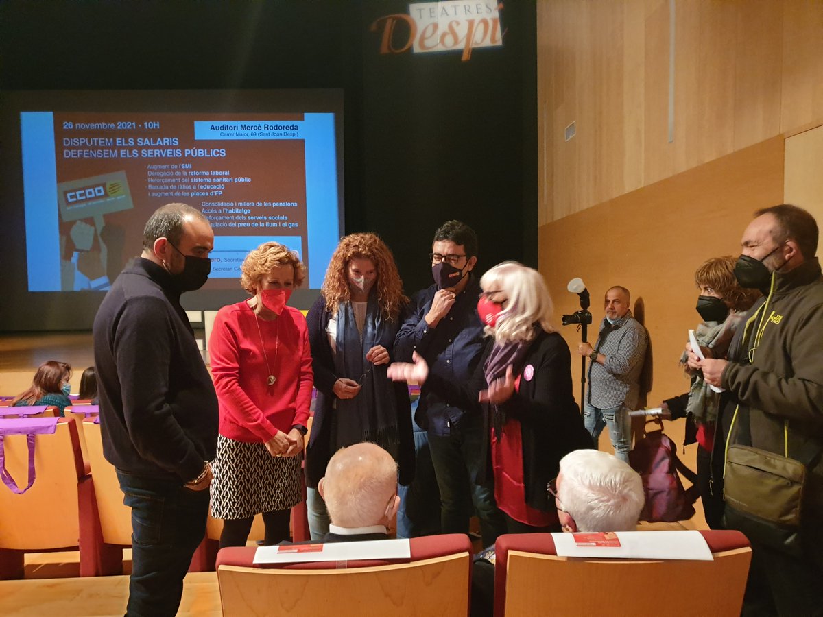 agaberqui's tweet photo. ✊🟣💜❤️🔴✊ #AssembleaCCOO a #SantJoanDespí CCOOSantBoiLlob @ccoocatalunya @ccoo_bll_apag @ccoo_FSCbllapag @AjSJDespi Orgull!. Una vida plena de lluita treball reivindicació solidaritat
#BaixLlobregat Mobilitzem-nos Pel present, futur de filles i fills i passat d'àvies i avis. https://t.co/4q8gneyEd6