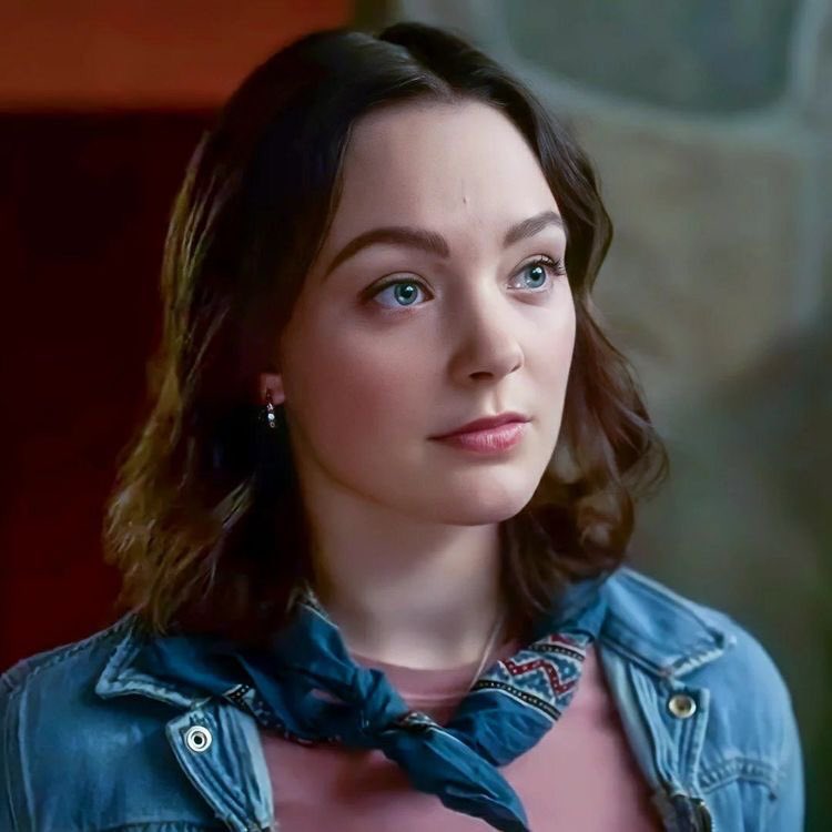 QueenScyllaFTW's tweet photo. They say                            but bad girls
"all good girls                 bring heaven
go to heaven."                 to you.

#MotherlandFortSalem https://t.co/on1x1FoT80