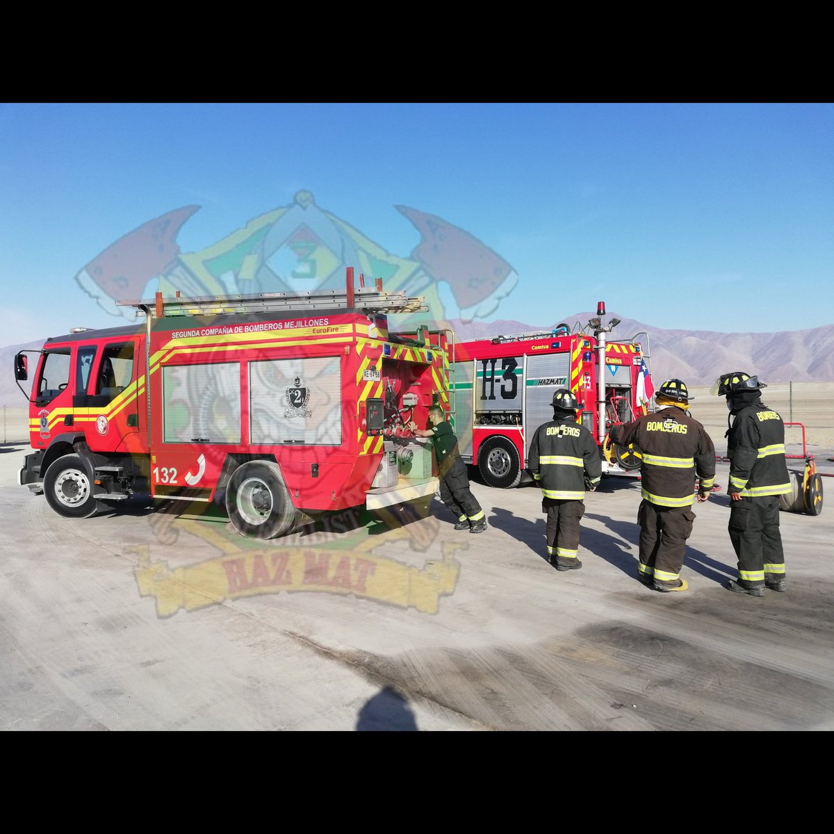 Bomba_Angamos's tweet photo. Salen unidades 🚒 🚒 🚒 B2, H3, Z3, en clave 10-0 incendio, sector parque industrial frente a #GNLM. https://t.co/tLjMUO6hSU