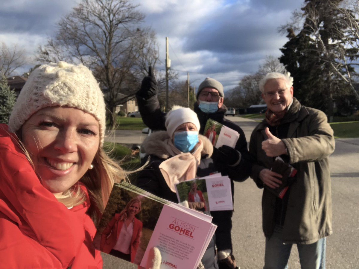 AlisonGohel's tweet photo. Thank you so much to these brave souls who came out to knock on doors with me today! It was a little chilly but so worth it!❄️
Thank you Oakville for the warm reception 💜
#Oakville #onpoli #StepsForChange https://t.co/Bao2mvlodg