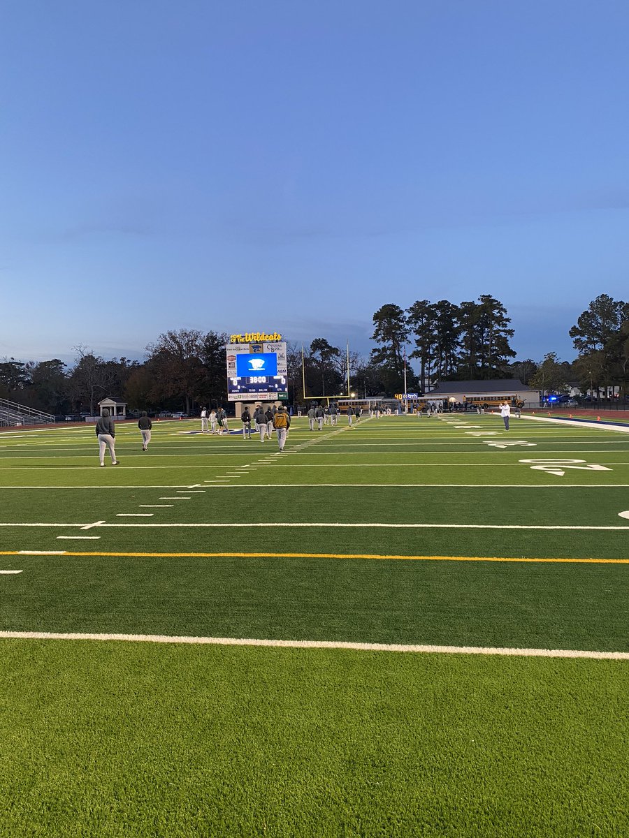 CruzRussell's tweet photo. Feels like South State weather!! @hornetnationfb https://t.co/CQuaCsqteM