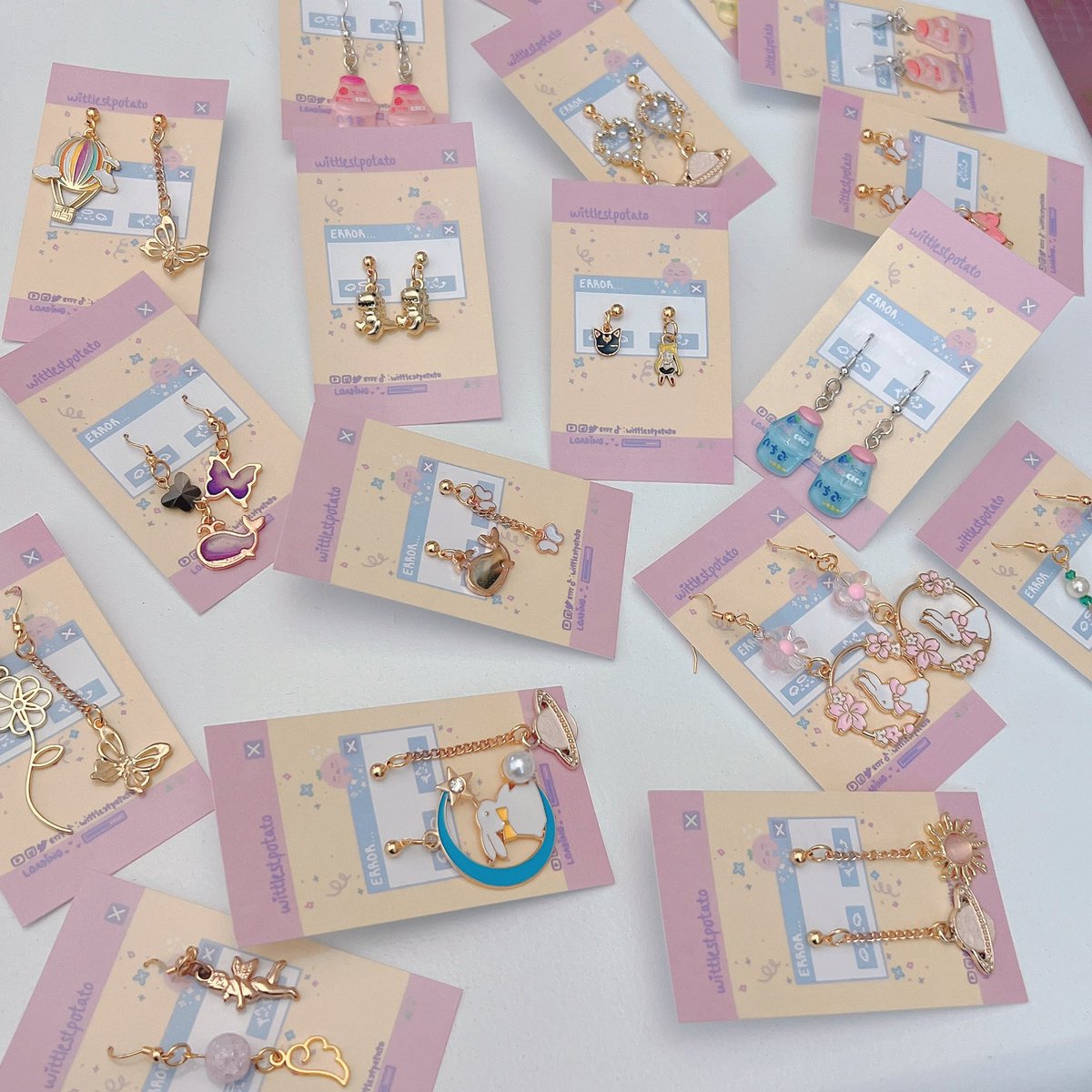 I am a little behind schedule but the first batch of earrings are being listed right now. I will also initiate the 15% off everything as well. I have multiples of each pair. ❤️

Etsy shop: wittlestpotato
#jewelry #kpop #bts #nct #BlackFriday #SmallBusiness