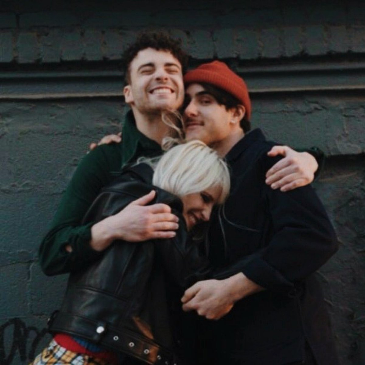 Paramore_Mex's tweet photo. 🚨 CONFIRMADO 🚨@paramore regresa este 2022 con nueva música. https://t.co/8H2edrNTz9