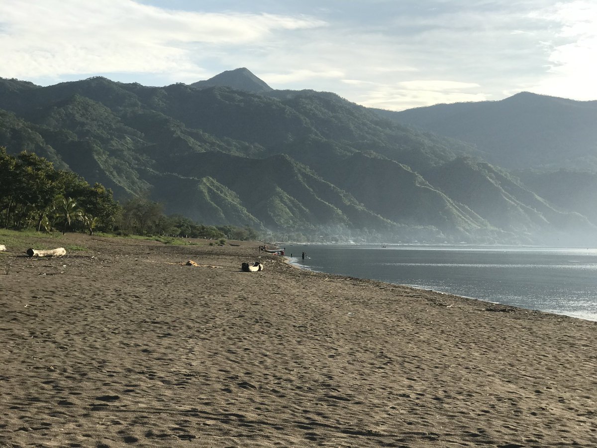 Joki_Aaron's tweet photo. This place is golden 🙌🏾🔥
📍Matema beach
Lake Nyasa, Mbeya. #MadMD https://t.co/lx6Yw0a6pM