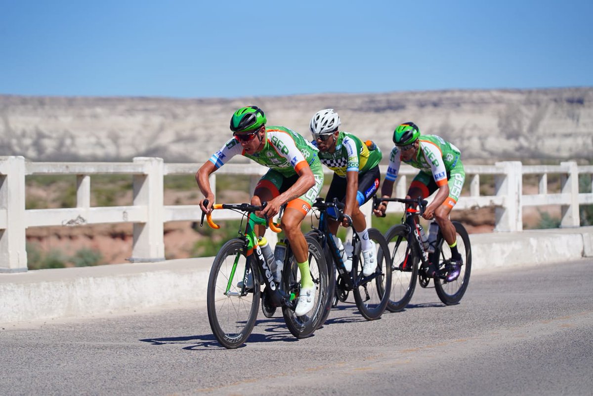 Dotti y Traico del SEP junto a Rosas de Electro 3 se escaparon a más de 40seg del pelotón perseguidor.

#VueltaxLider #Vuelta78