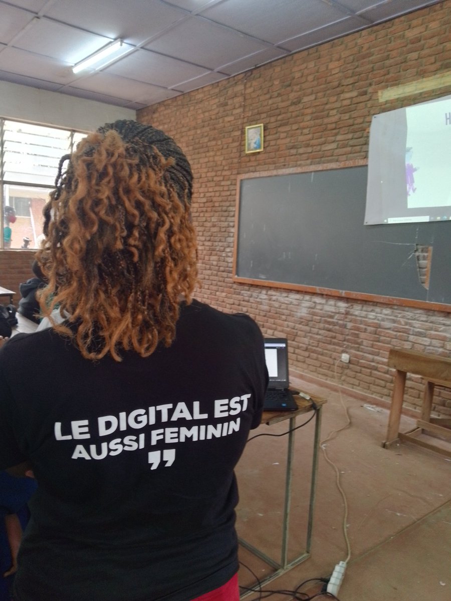 PatrickMwizero's tweet photo. 🧏 Et le digital muri ya minsi nyene.
#Abatwip
#Burundi
#16joursdactivisme
#womeninscience
#womeninstem
#femdev https://t.co/zCWXfQXXaa